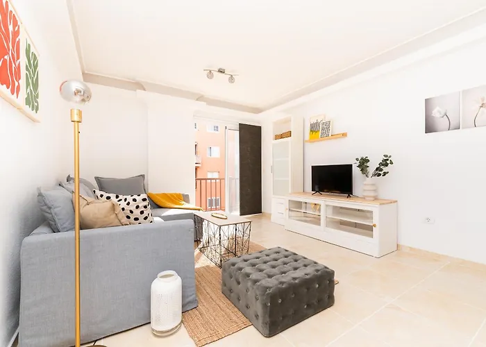 아파트 Coqueto Con Terraza Junto A *