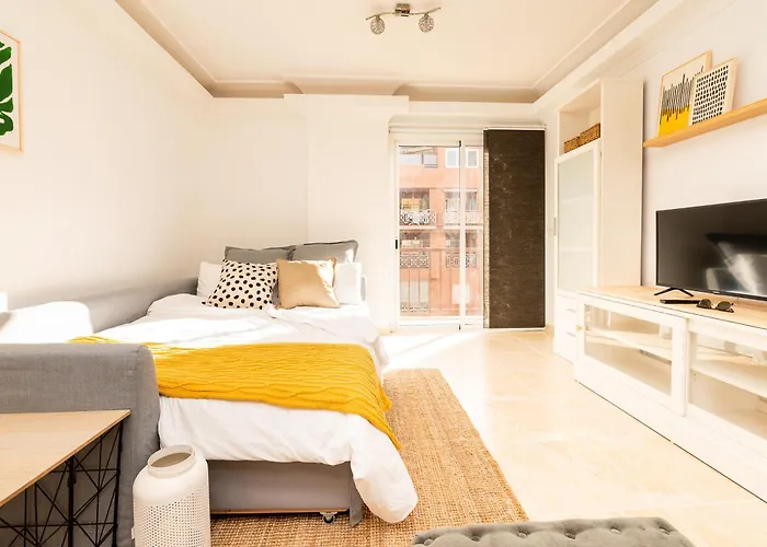 Coqueto Con Terraza Junto A *