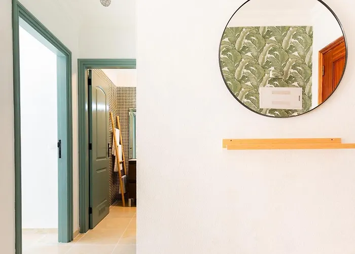 Coqueto Con Terraza Junto A * 칸델라리아